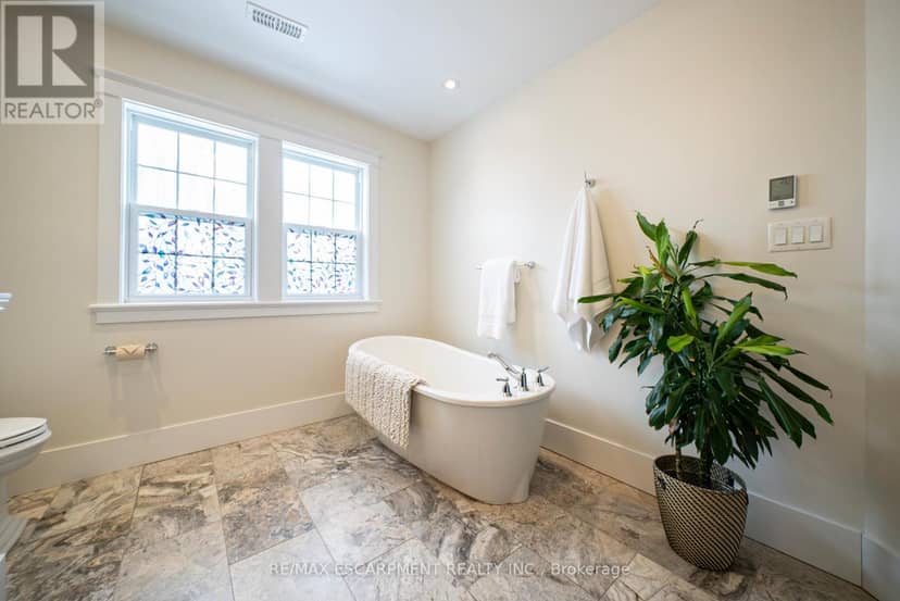 48 Lincoln Avenue — photo 25 of 40