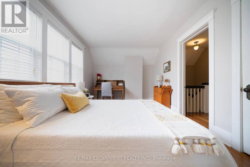 48 Lincoln Avenue — photo 33 of 40