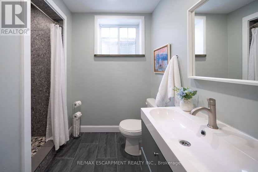 48 Lincoln Avenue — photo 38 of 40