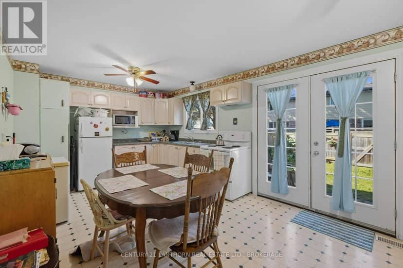 16 Winchester Drive — photo 9 of 28