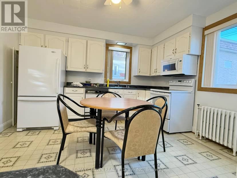 900 Prince Street — photo 16 of 32