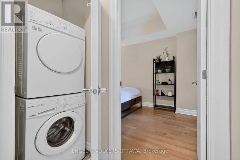 706 - 245 Kent Street — photo 17 of 40