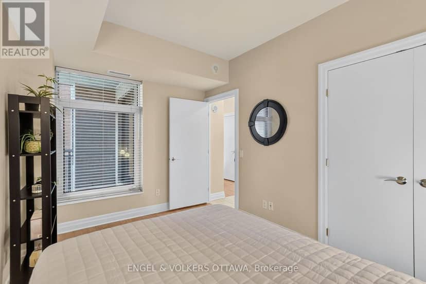 706 - 245 Kent Street — photo 20 of 40