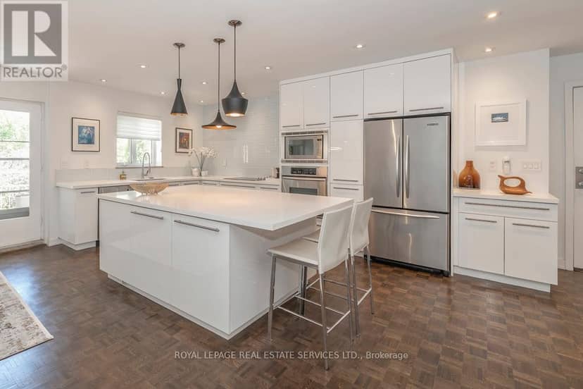 103 - 31 Rosedale Road — photo 6 of 22