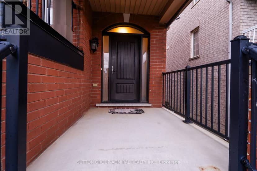 43 Mainland Crescent — photo 7 of 40