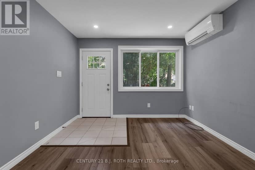 Units 1 + 2 + Coach House - 12 Dufferin Street — photo 15 of 27