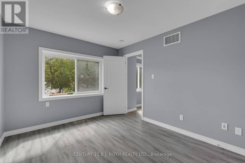 Units 1 + 2 + Coach House - 12 Dufferin Street, Barrie, photo 7