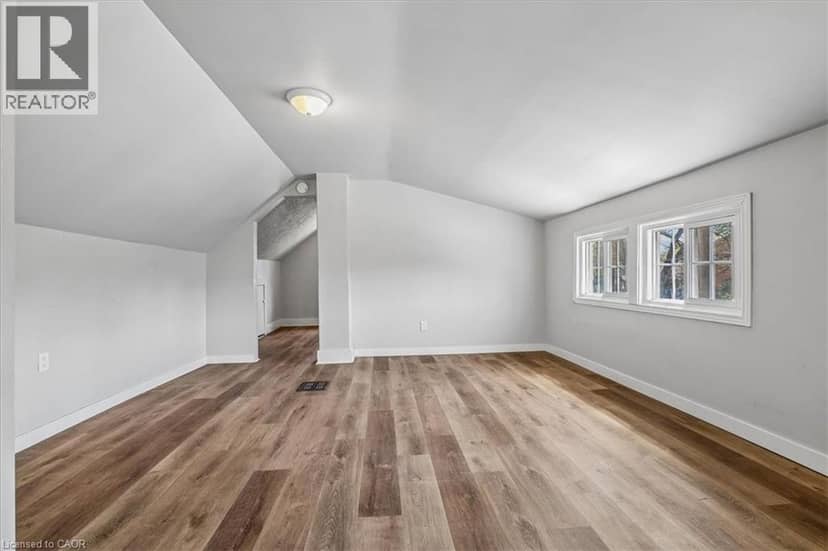 155 1/2 LAKE Street — photo 10 of 35