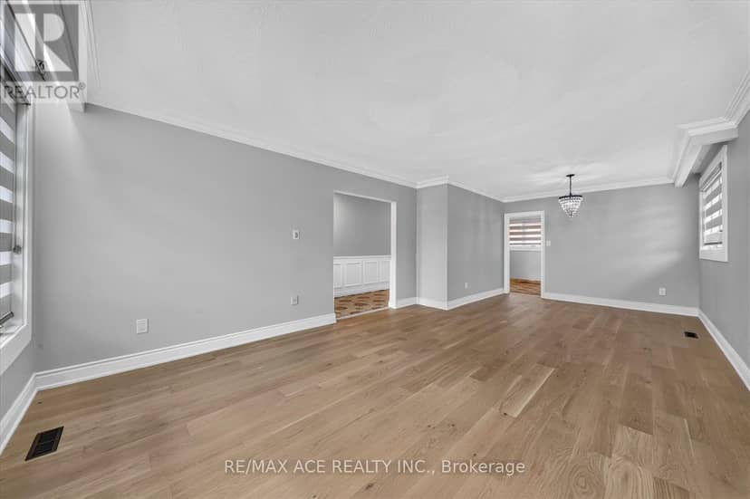 124 Honeywood Road — photo 11 of 40