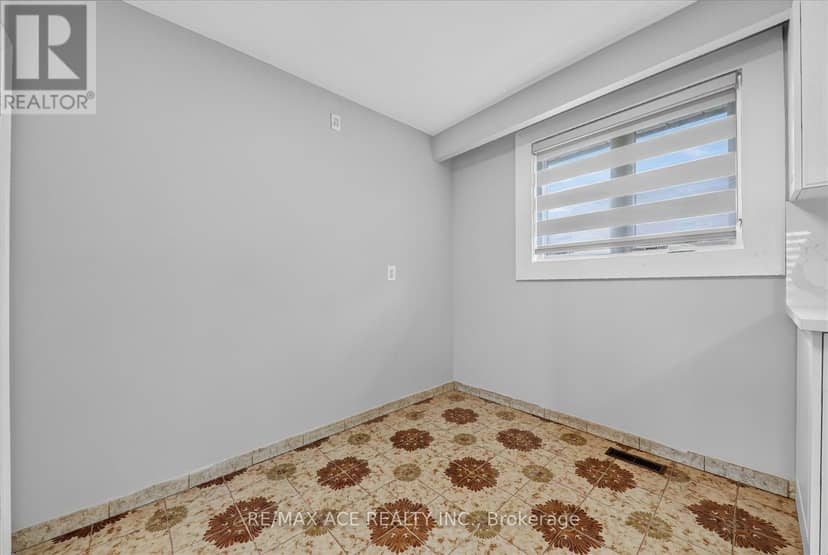 124 Honeywood Road — photo 15 of 40