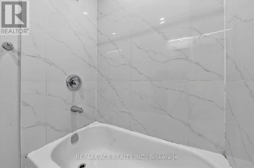 124 Honeywood Road — photo 22 of 40