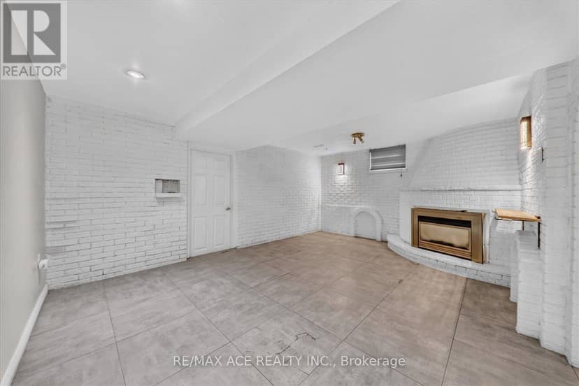 124 Honeywood Road — photo 32 of 40
