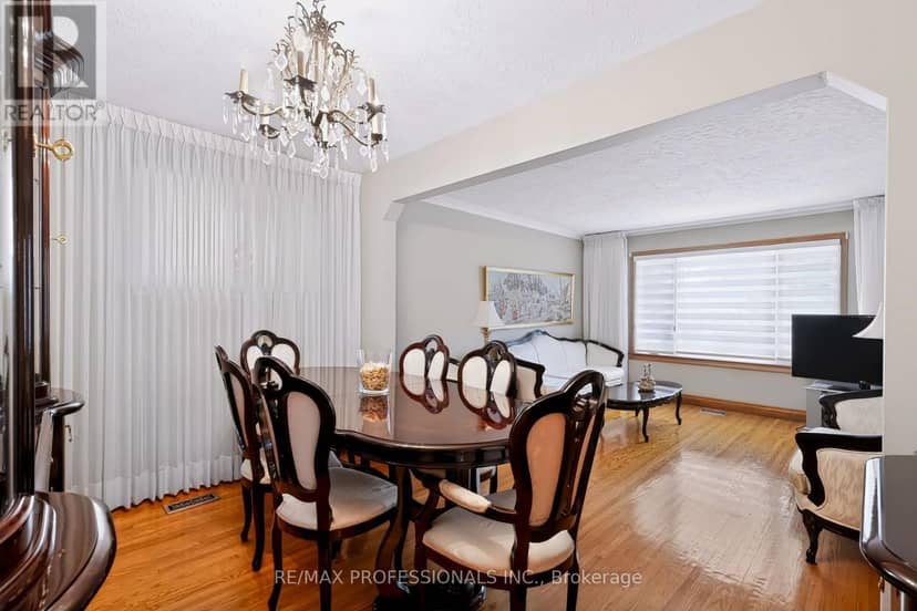 42 Woolgar Avenue — photo 15 of 39