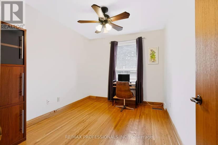 42 Woolgar Avenue — photo 17 of 39