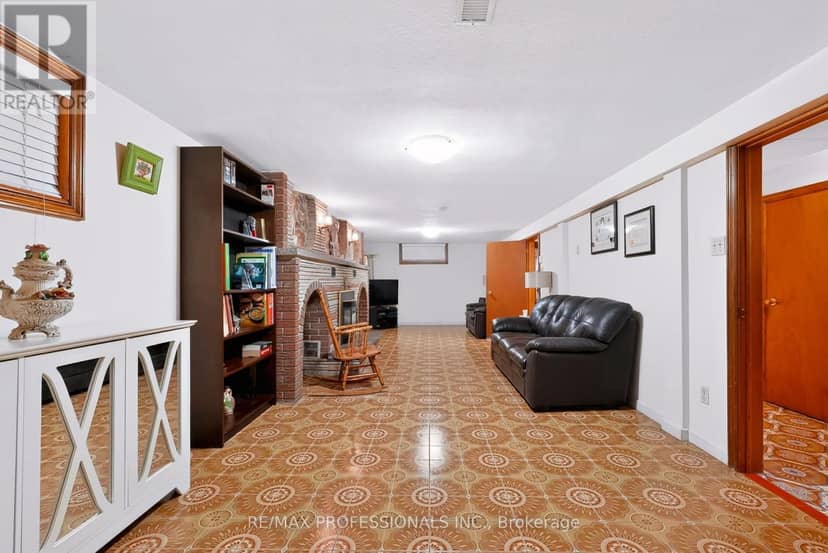 42 Woolgar Avenue — photo 29 of 39