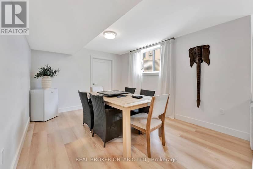 10 Macneil Court — photo 32 of 40