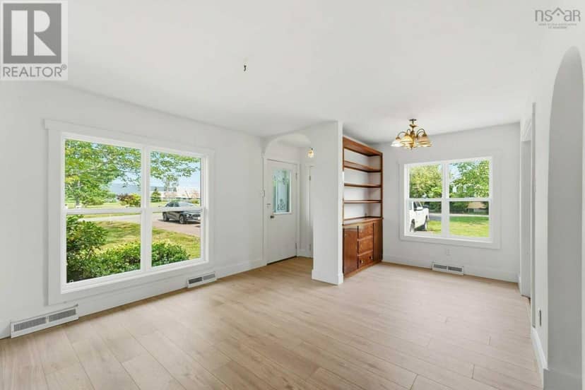 9746 Highway 1 — photo 3 of 21