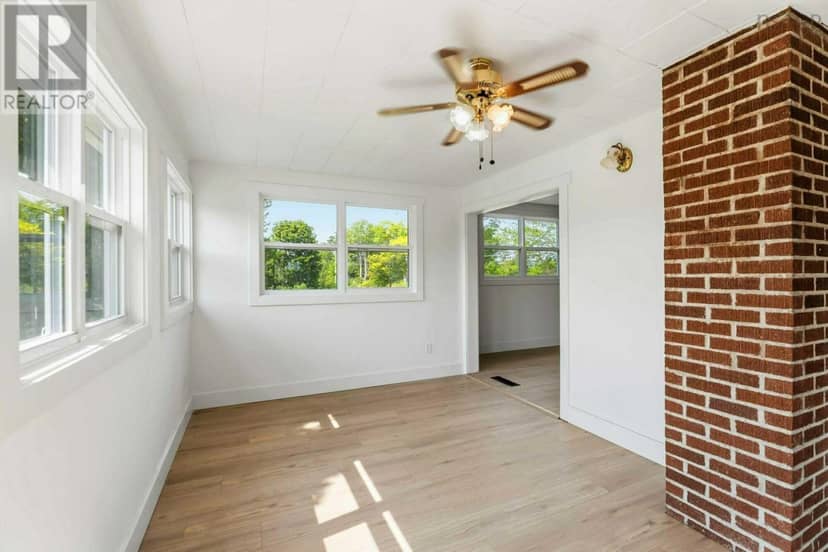 9746 Highway 1 — photo 10 of 21