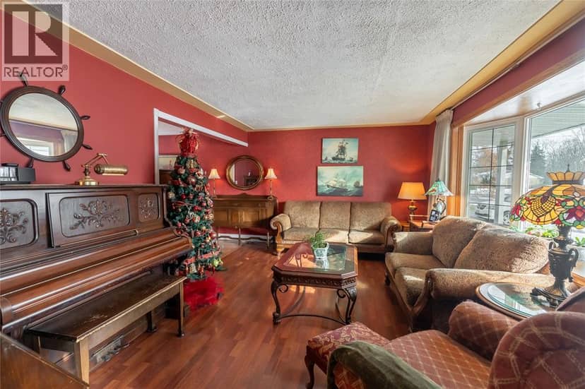 635 Highbury PARK — photo 4 of 40