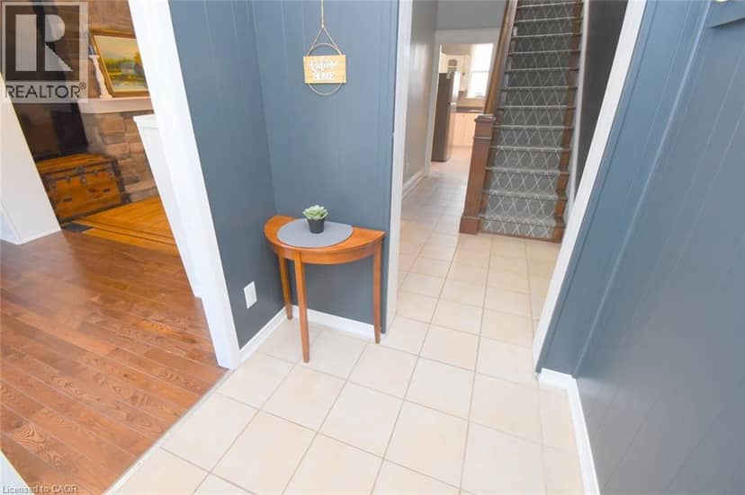 35 TISDALE Street S, Hamilton, photo 3