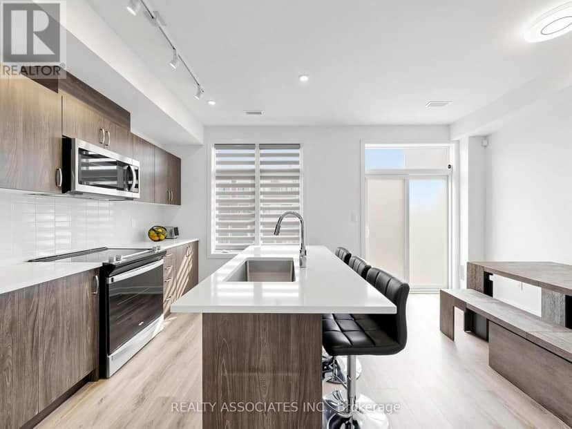 14 Baker Hill Boulevard — photo 12 of 33