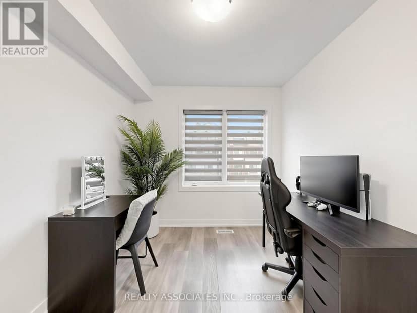 14 Baker Hill Boulevard — photo 30 of 33