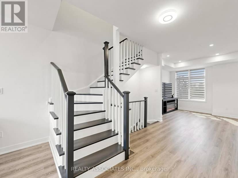 14 Baker Hill Boulevard — photo 20 of 33