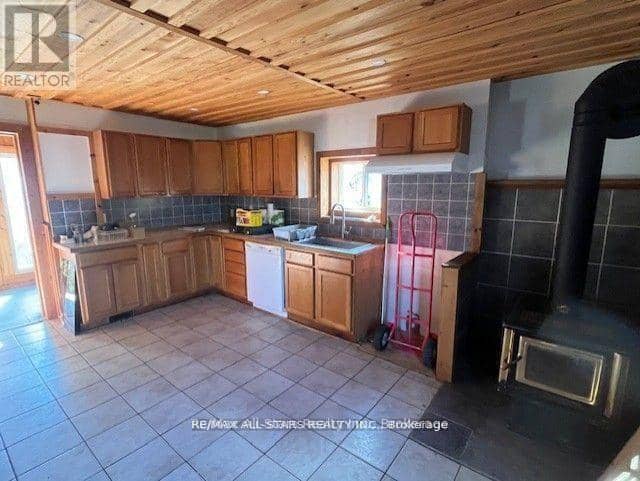 211 Burnt River Road, Kawartha Lakes, photo 8