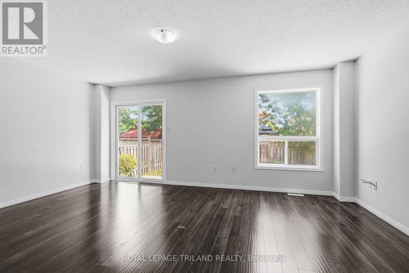 1942 Bloom Crescent — photo 10 of 29