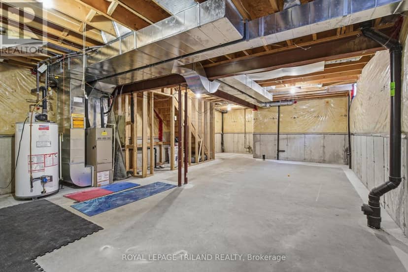 1942 Bloom Crescent — photo 19 of 29