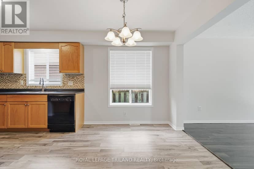 1942 Bloom Crescent, London North, photo 6