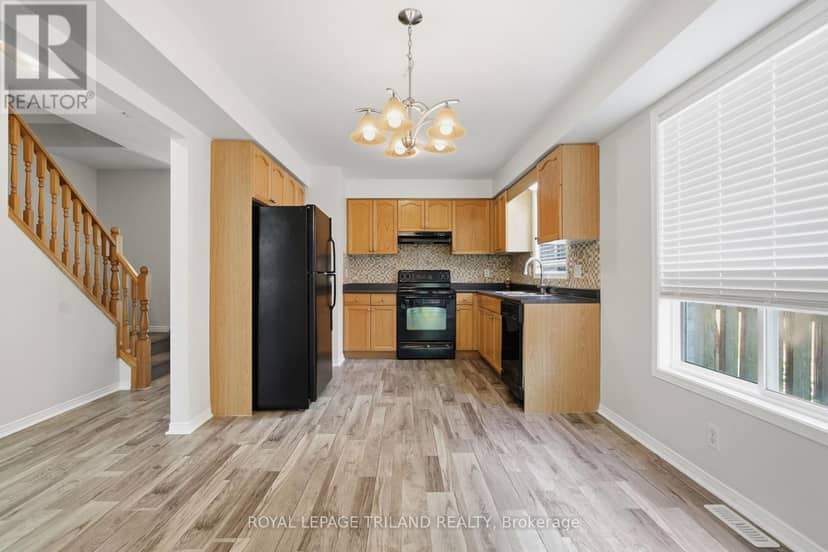 1942 Bloom Crescent, London North, photo 8