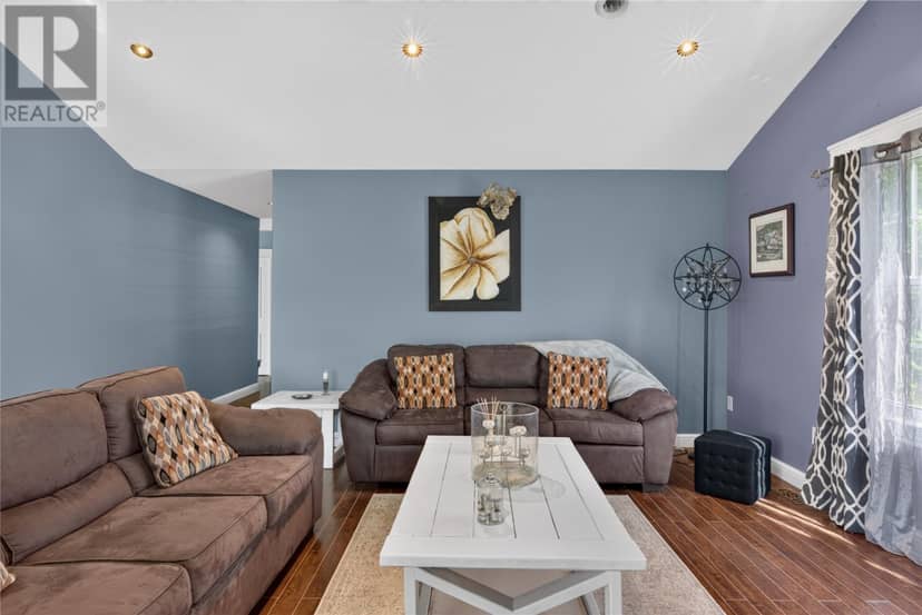 31 Smallwood Drive — photo 12 of 25