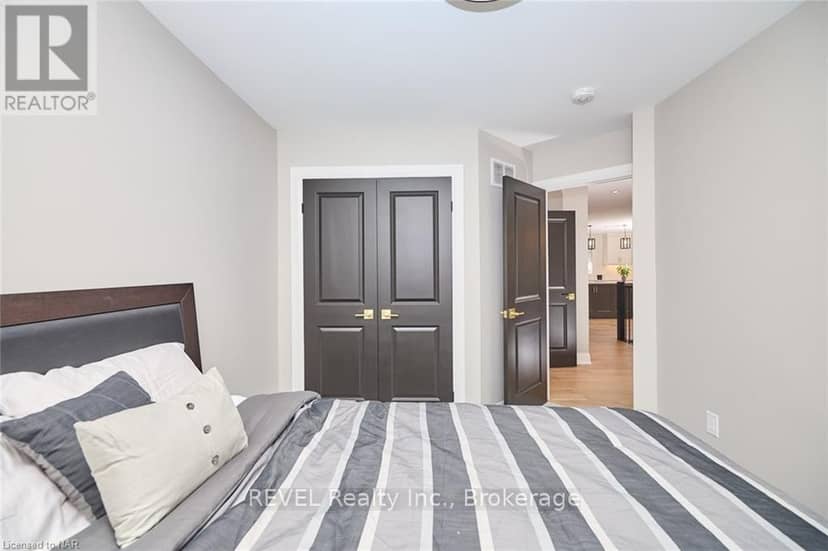 26 Oakridge Boulevard — photo 19 of 40