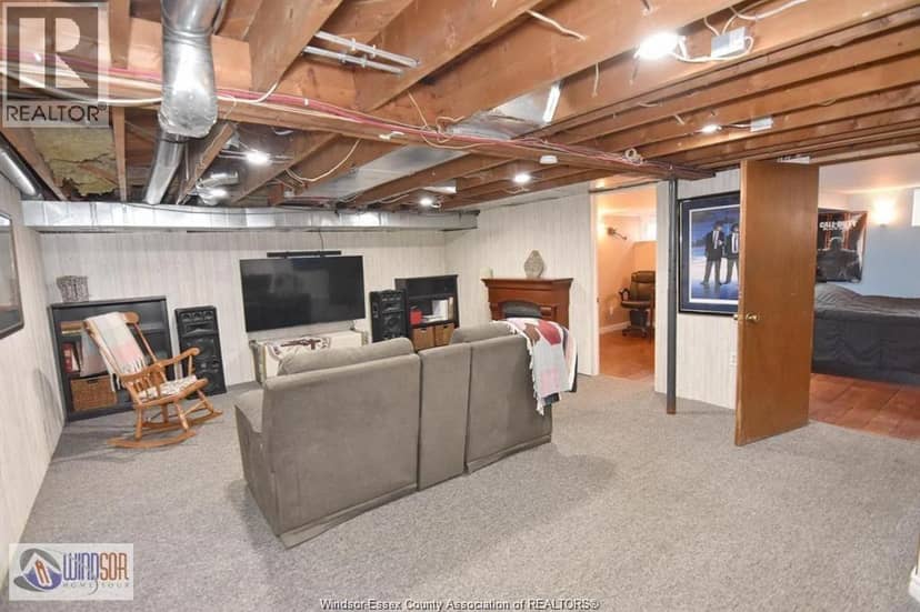 1050 Scofield — photo 17 of 24