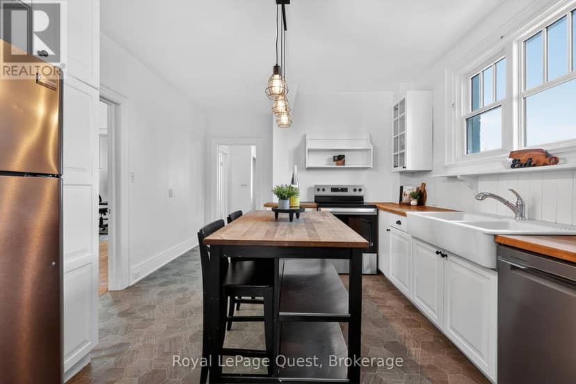 109 Brant Street E — photo 12 of 40