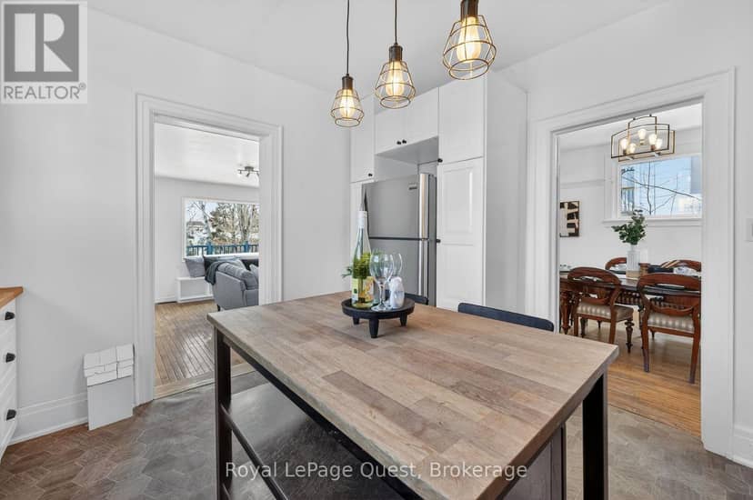 109 Brant Street E — photo 14 of 40
