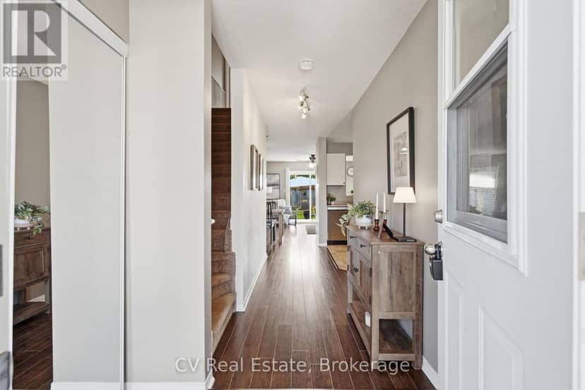 798 Coral Springs Lane — photo 4 of 34