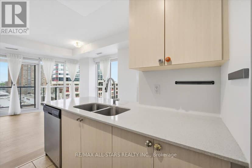 824 - 8 Trent Avenue — photo 14 of 37