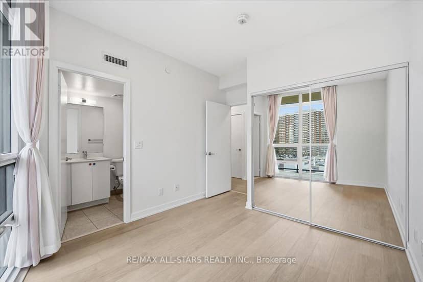 824 - 8 Trent Avenue — photo 17 of 37