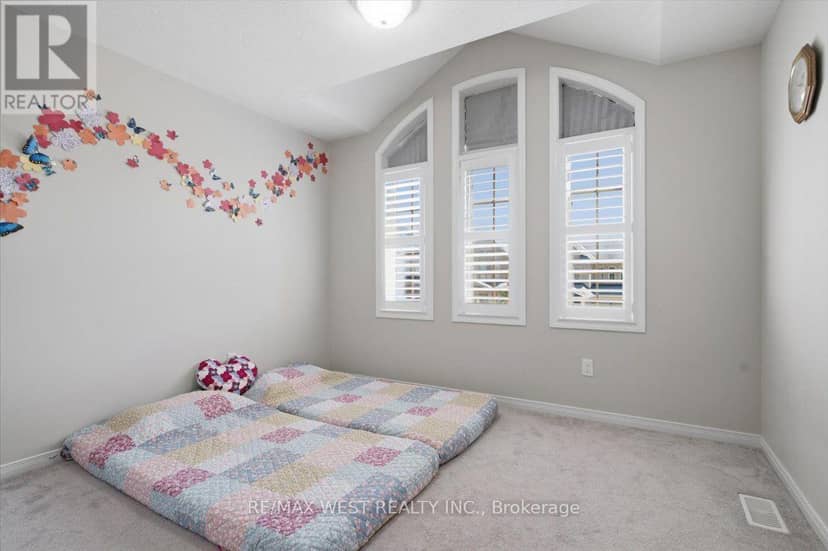29 Stockell Crescent — photo 29 of 40