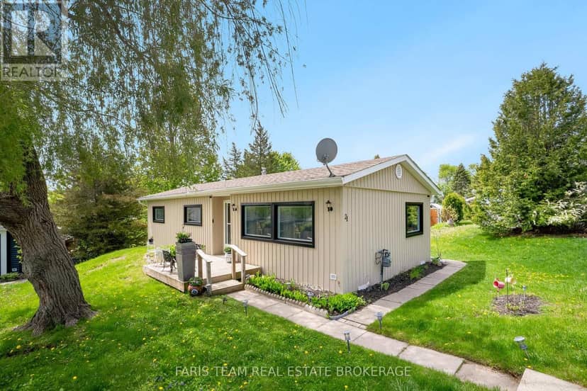 21 Hawthorne Drive, Innisfil, photo 2