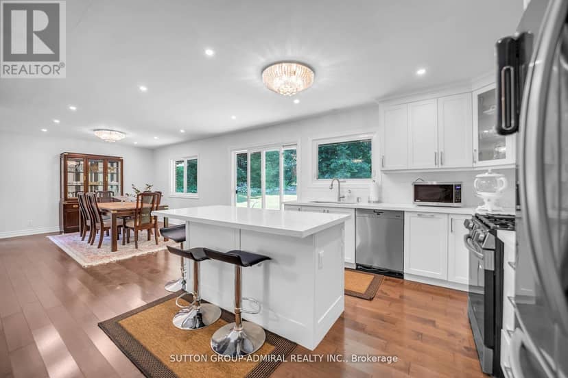 19246 Warden Avenue — photo 10 of 40