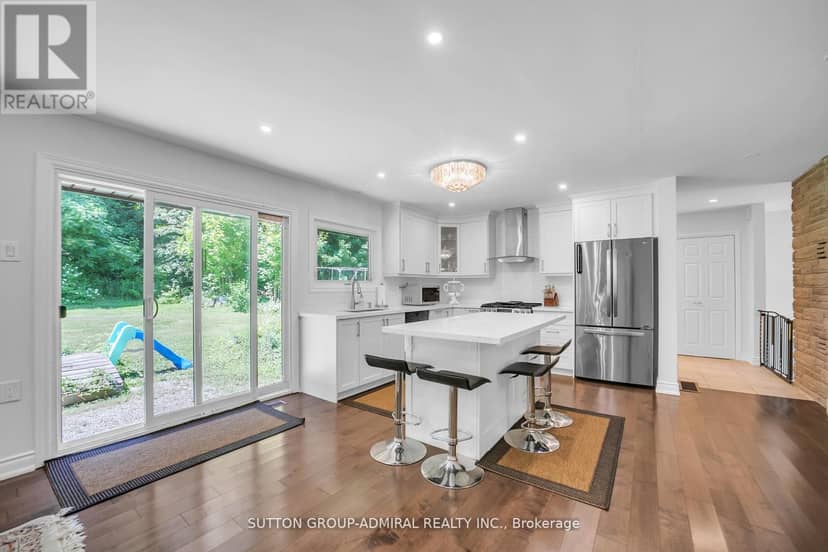 19246 Warden Avenue — photo 13 of 40