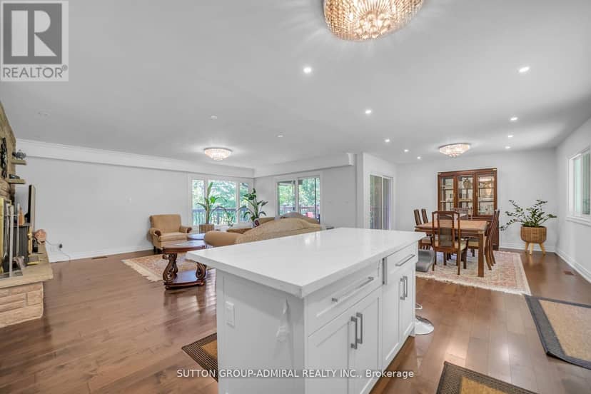 19246 Warden Avenue — photo 17 of 40