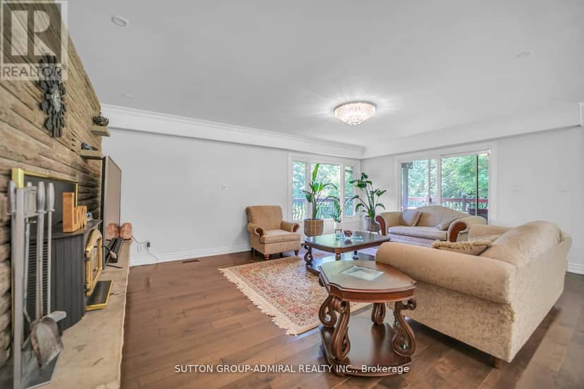 19246 Warden Avenue — photo 9 of 40
