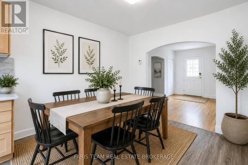 18 Holgate Street — photo 10 of 40