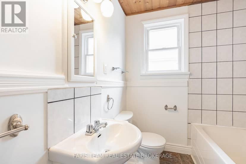 18 Holgate Street — photo 18 of 40
