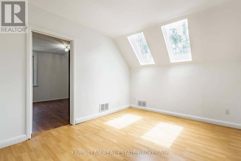 18 Holgate Street — photo 24 of 40