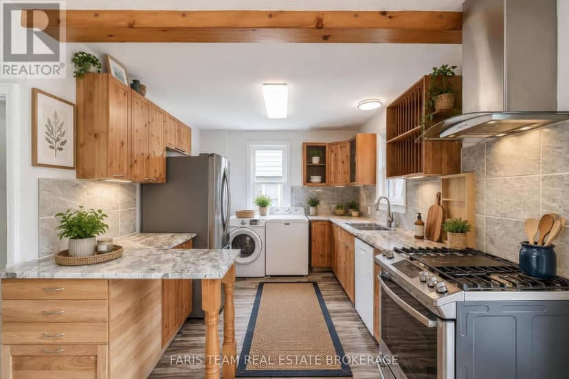 18 Holgate Street, Barrie, photo 6